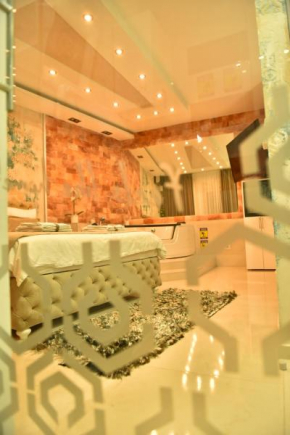 Design Apartment PREMIUM LUX 4 STAR DUBAI free Sauna & Salt wall & Jacuzzi & WiFi & Parking